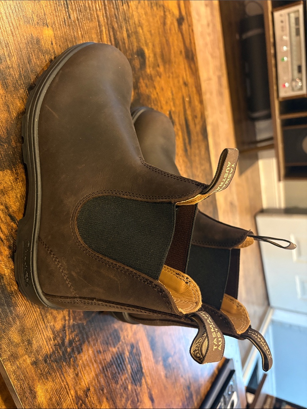 Blundstone Dark Brown Leather Chelsea Boots, unisex sz 7 man and 10 women